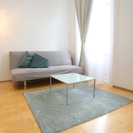 Downtown Bliss Modern Retreat With Free Parking And Fast Internet 600 Mbits Apartamento Viena Exterior foto