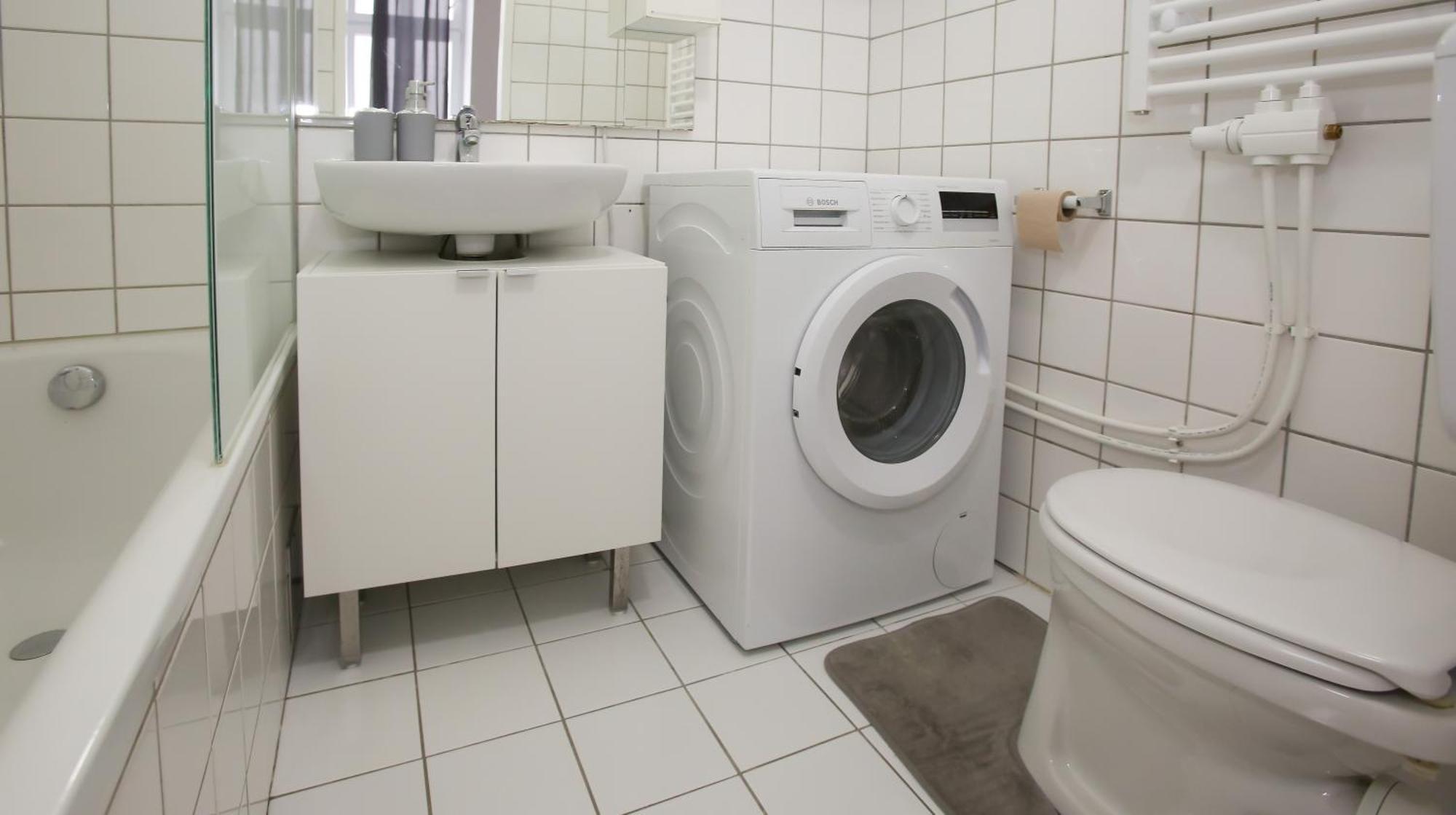 Downtown Bliss Modern Retreat With Free Parking And Fast Internet 600 Mbits Apartamento Viena Exterior foto