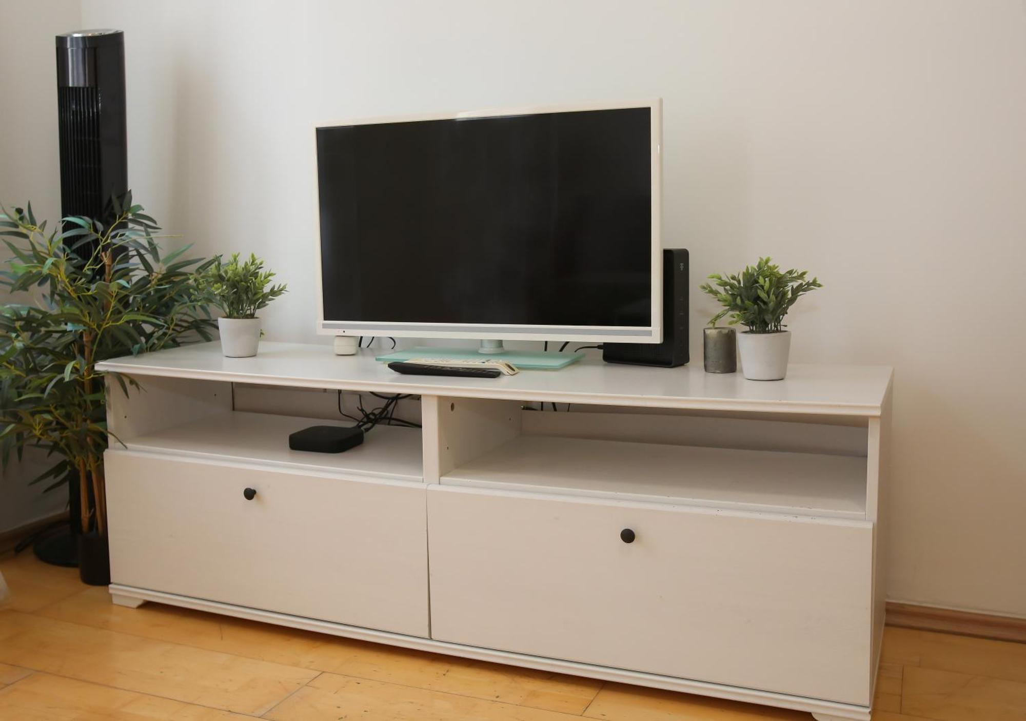 Downtown Bliss Modern Retreat With Free Parking And Fast Internet 600 Mbits Apartamento Viena Exterior foto