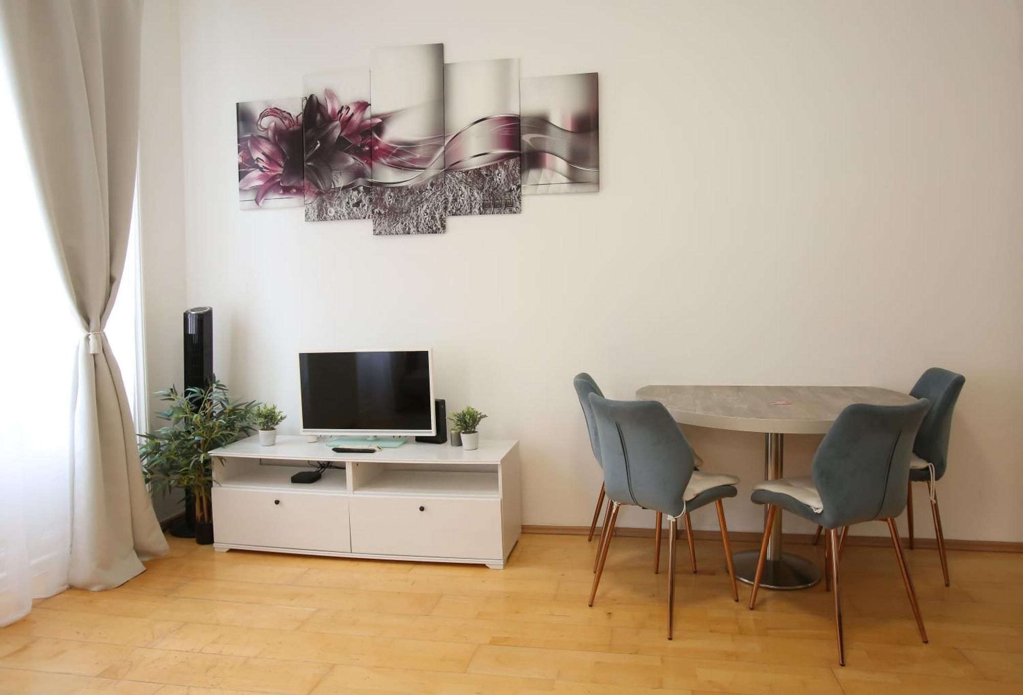 Downtown Bliss Modern Retreat With Free Parking And Fast Internet 600 Mbits Apartamento Viena Exterior foto